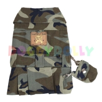 Gr�nes Camouflagekleid mit Leckerli-Tasche
